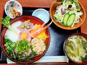 ロボ丼（季さく）